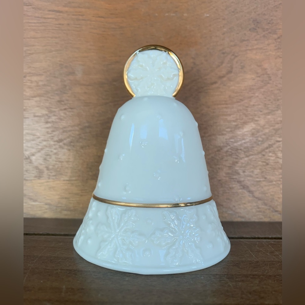 Vintage Lenox China Snowflake Bell Cream w Gold Trim New in Box